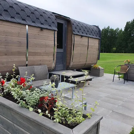Brīvdienu mājas Purenes - Sauna, Hot Tube And Barrel Shaped Pod All For You *